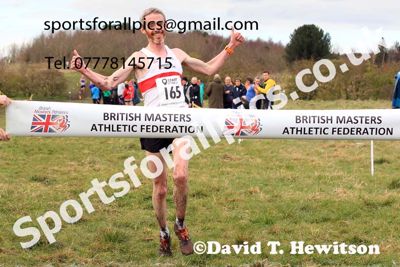 Men 35 to 60 in the 2023 BMAF Cross Country Champs., Wallsend. Photo: David T. Hewitson/Sports for All Pics